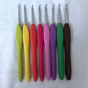 Clover-Amour Crochet Hooks (8) Pack